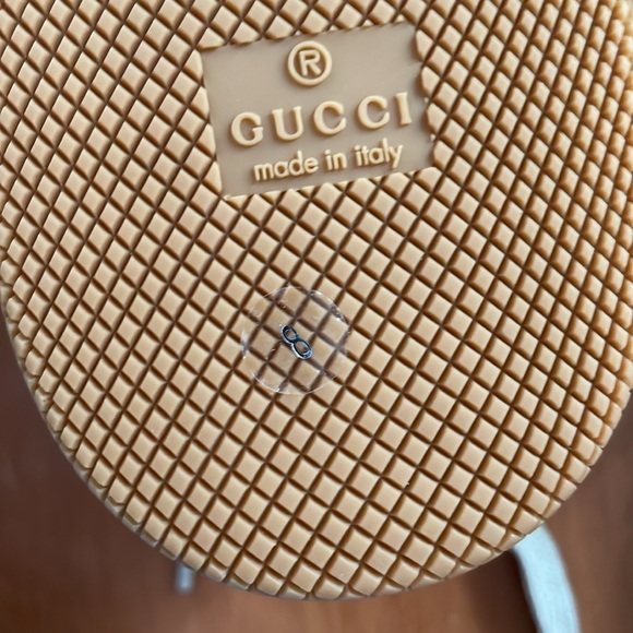 Sneakers - Picture 9 of 10